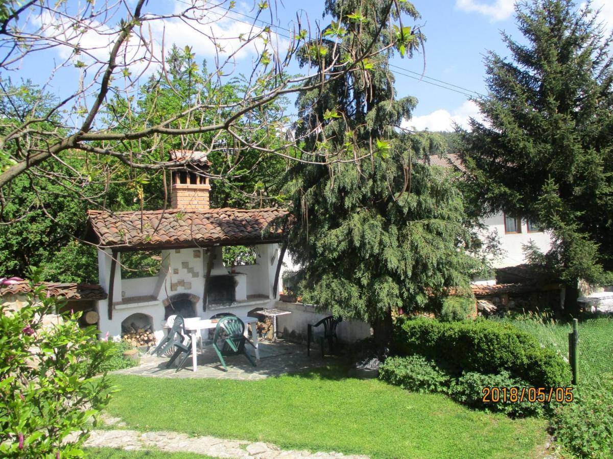 Hotel Borimechkova Kashta à Koprivchtitsa Extérieur photo