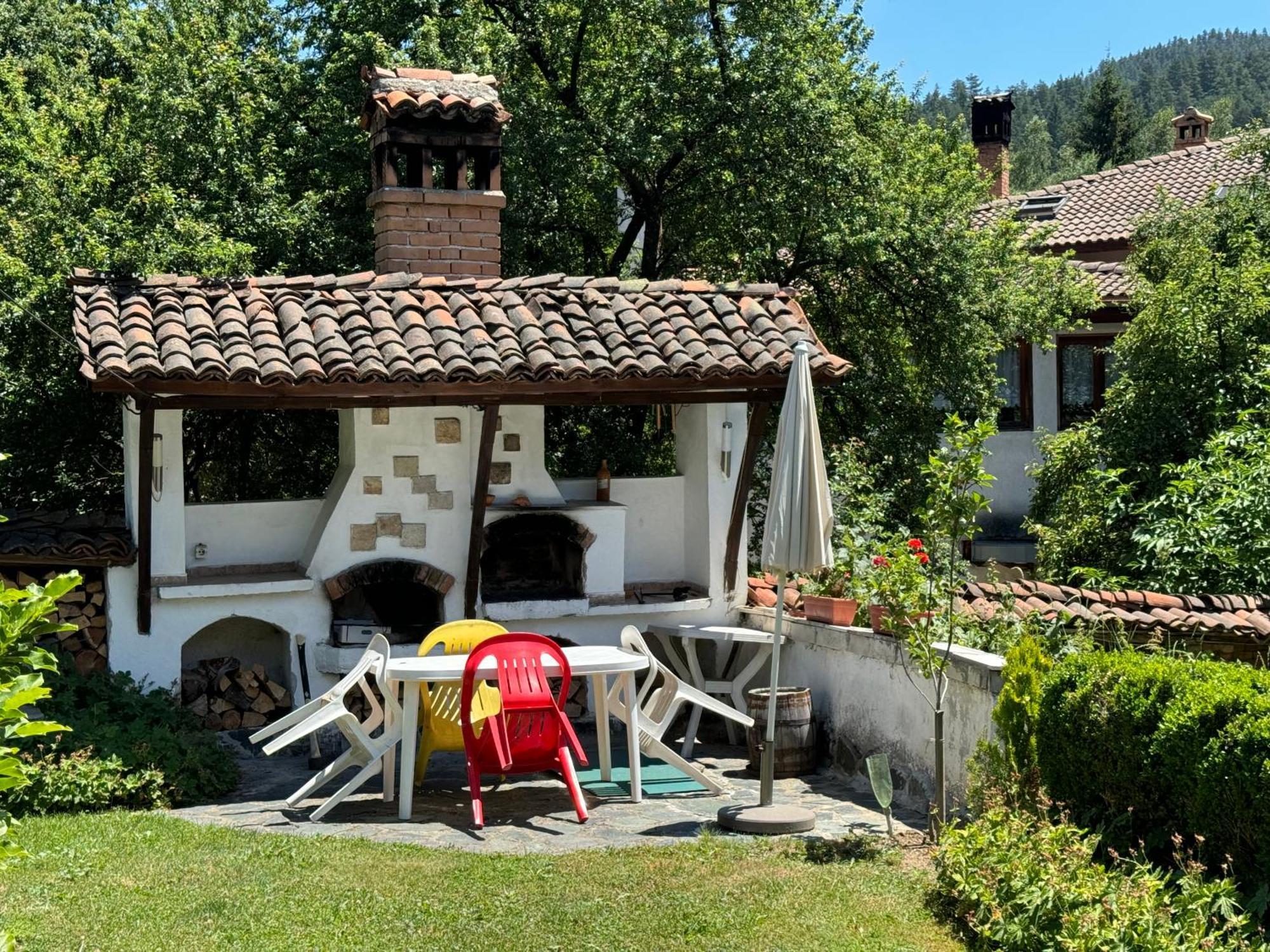 Hotel Borimechkova Kashta à Koprivchtitsa Extérieur photo