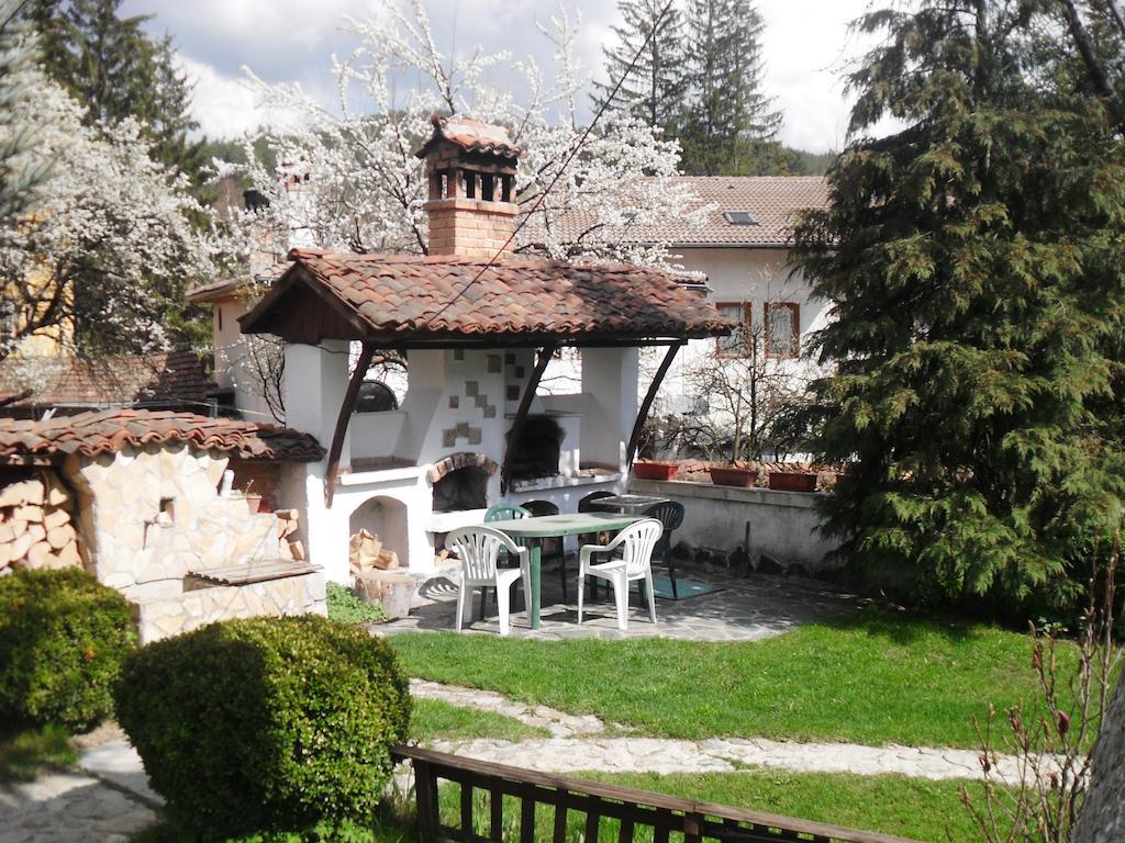 Hotel Borimechkova Kashta à Koprivchtitsa Extérieur photo