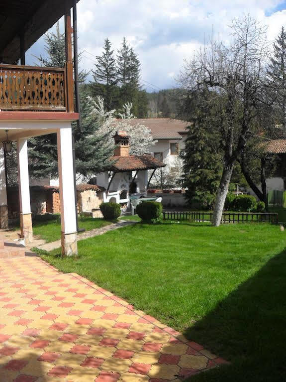 Hotel Borimechkova Kashta à Koprivchtitsa Extérieur photo