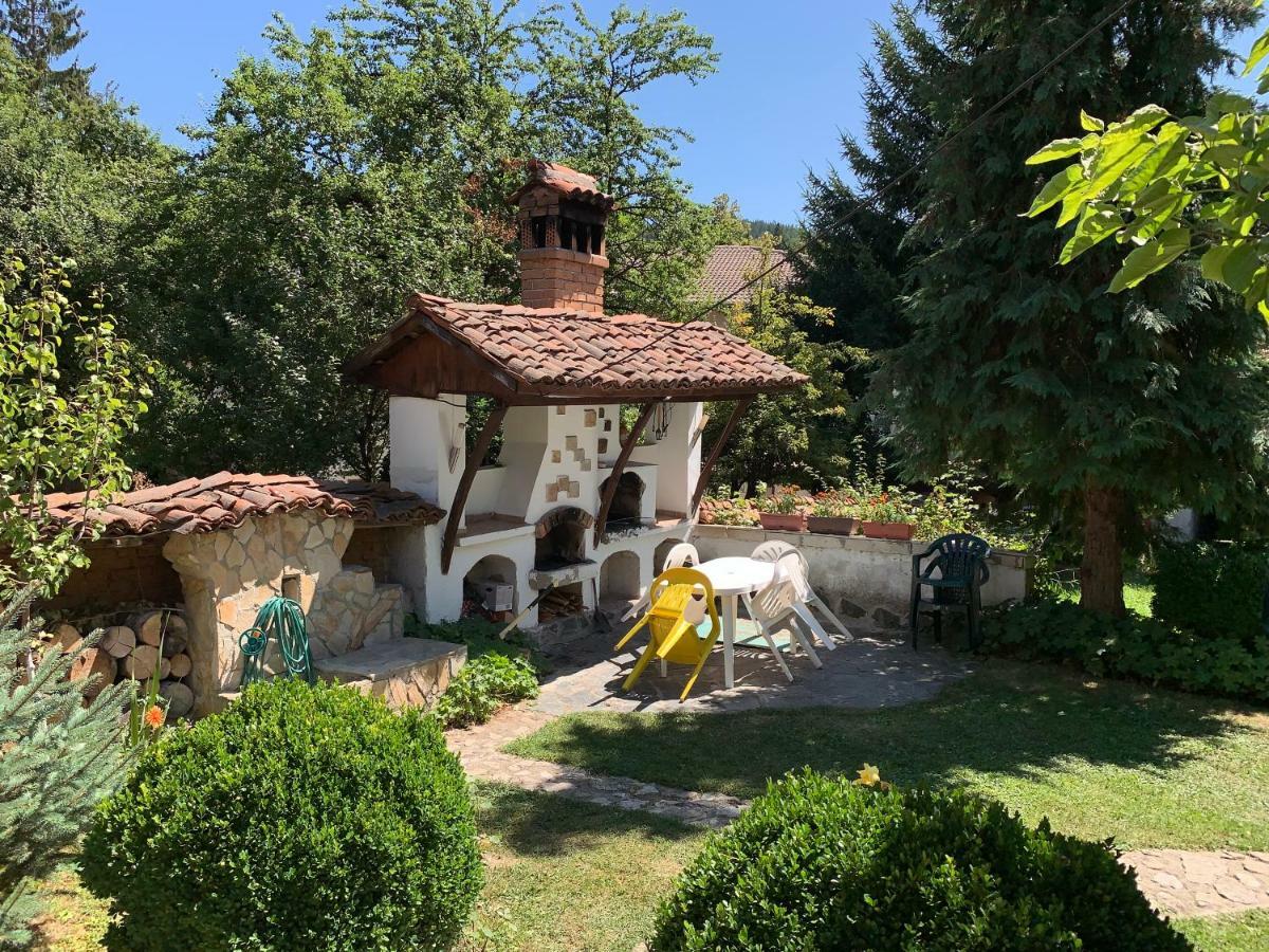Hotel Borimechkova Kashta à Koprivchtitsa Extérieur photo